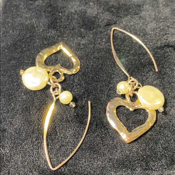 Silver-toned drop earrings with faux pearls​ - Picture 5 of 6